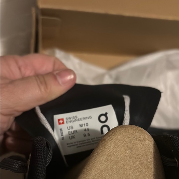 On Running Men's Athletic Shoes - Black and Gray - Picture 7 of 8